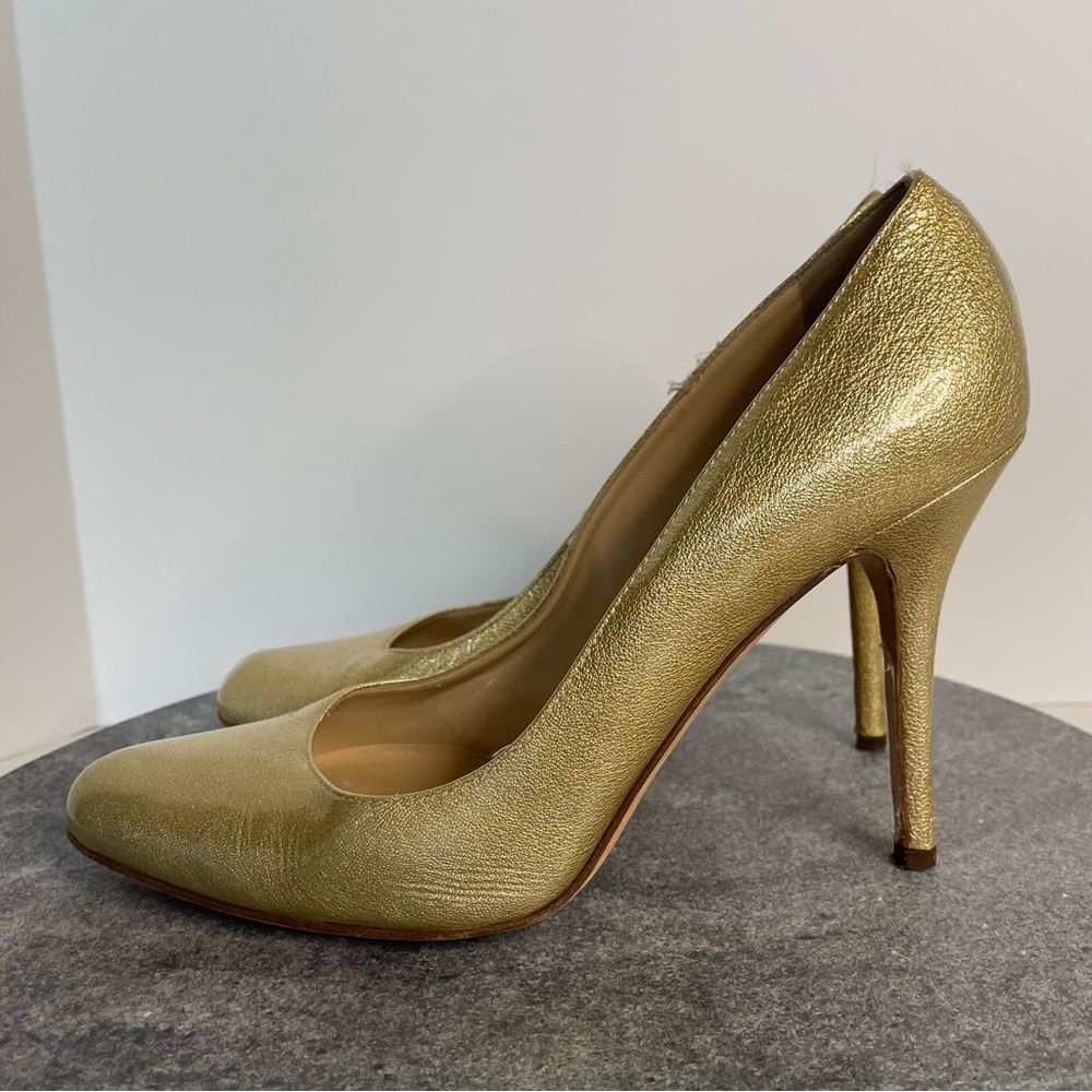 Michael Kors Italian Gold Metallic Heels 8 - Picture 3 of 10